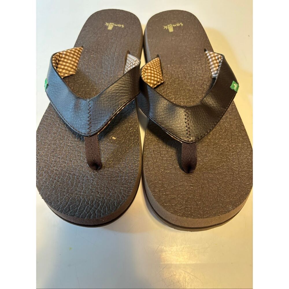 Sanuk Flip Flops